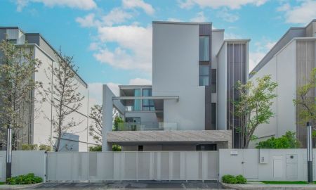 ให้เช่าบ้าน - บ้านเดี่ยวหรูให้เช่า โครงการ VIVE2 กรุงเทพกรีฑา | 4 ห้องนอน พื้นที่ใช้สอย 421 ตร.ม.