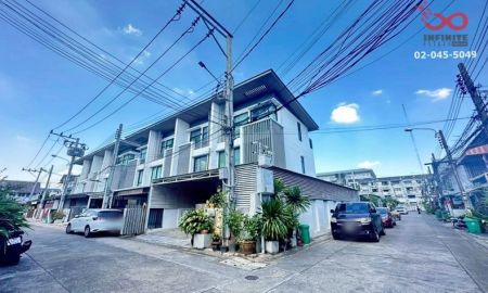 ขายทาวน์เฮาส์ - ขายทาวน์โฮม โคซี่ โชคชัย 4 หลังมุม 3ชั้น 30ตร.วา บ้านสวย พร้อมอยู่