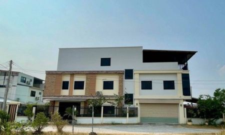 ขายอาคารพาณิชย์ / สำนักงาน - โฮมออฟฟิศ 3 ชั้น (รวมชั้นดาดฟ้า) เนื้อที่ 82 ตารางวา อ.บ้านบึง จ.ชลบุรี