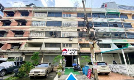 ขายอาคารพาณิชย์ / สำนักงาน - ขายตึกแถว4ชั้น ซอยลาดพร้าว132แยก3 ห่างจากถนนลาดพร้าวเพียงแค่200เมตรเท่านั้น หลังใหญ่พื้นที่25ตร