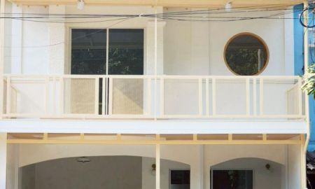 ขายทาวน์เฮาส์ - หมู่บ้านปิยวรารมย์ 1 ถนนเมน ค้าขายได้ ถนนบางกรวย ไทรน้อย บ้านรีโนเวทสวย