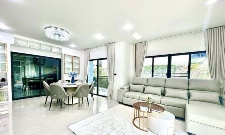 ให้เช่าบ้าน - ให้เช่าบ้านเดี่ยวใกล้ รร.นานาชาติ ไบร์ทตันคอลเลจ , ห้าง เดอะไนน์ พระราม 9 เดอะมอลล์ บางกะปิ บ้านเศรษฐสิริ กรุงเทพกรีฑา 2