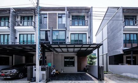 ให้เช่าทาวน์เฮาส์ - ให้เช่า] หมู่บ้าน แมนดาริน่า เอกมัย-รามอินทรา / 3 ห้องนอน 3 ห้องน้ำ / 25 ตรว. 200 ตรม. **75,000**