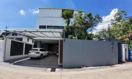 ขายบ้าน - ขายบ้านหรู 3 ชั้น ซอยอินทามระ 28 แขวงรัชดาภิเษก เขตดินแดง กรุงเทพมหานคร