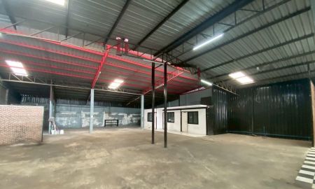 ให้เช่าโรงงาน / โกดัง - ให้เช่าโกดังพร้อมสำนักงาน ถ.รัตนาธิเบศร์ ซ.9 ใกล้ MRT สถานีศูนย์ราชการนนทบุรี