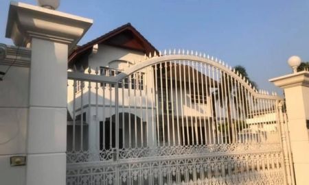 ให้เช่าบ้าน - ให้เช่าบ้านเดี่ยว 2 ชั้น 208 ตรว. พร้อมโกดังเก็บของ ซอยลาดปลาเค้า 8 จอดรถได้หลายคัน เหมาะทำออฟฟิศ