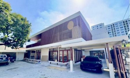 ให้เช่าบ้าน - บ้านเดี่ยวใกล้สะพานพระราม8 ซอยจรัญ 44 ขนาด 500+ ตร.ม.166 ตร.วา full renovation