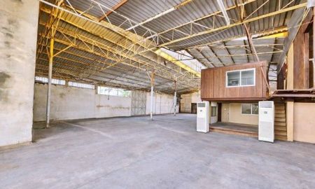 ให้เช่าโรงงาน / โกดัง - ตลาดน้อย MRTหัวลำโพง 360ม. 780ตรม. ท่าเรือข้ามฟากสี่พระยา ให้เช่าโกดัง เจริญกรุง25-35 ย่านกลางเมือง สัมพันธวงศ์ 195ตรว. 3น้ำ 4นอน แอร์ 1ตัว