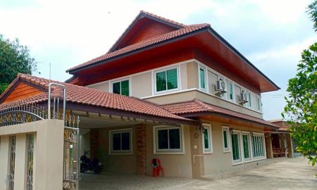 ขายบ้าน - ขายขาดทุน บ้าน 3 หลังใหญ่ พร้อมที่ดิน 1 ไร่ 2 งาน 87 ตรว ตำบลสันติสุข ดอยหล่อ เชียงใหม่ บรรยากาศดี