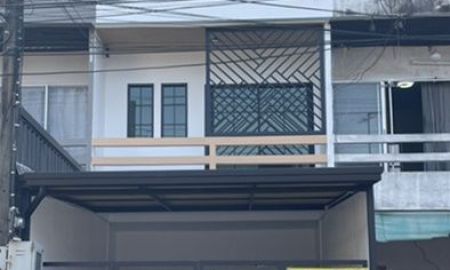 ขายทาวน์เฮาส์ - ขายทาวน์เฮ้าส์ 3 ชั้น รามคำแหง 174 เนื้อที่ 24.3 ตารางวา มี 5 ห้องนอน 3 ห้องน้ำ 1 ห้องครัว รีโนเวทใหม่ ราคา 3,390,000.- สินเชื่อฟรี