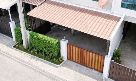 ให้เช่าทาวน์เฮาส์ - ทำเลบรมราชชนนี สาย 5 เซ็นทรัล ศาลายา 600 ม.ให้เช่าทาวน์เฮาส์ 2 ชั้น ฟังก์ชัน 3 นอน 2 น้ำทำเลบรมราชชนนี สาย 5