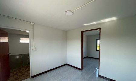 ขายบ้าน - บ้านสวนสองชั้น บรรยายกาศดี ใกล้โรงเรียน อบต. 3 ห้องนอน 2 ห้องน้ำ 2 ห้องครัว