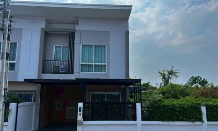 ขายทาวน์เฮาส์ - ขายทาวน์เฮ้าส์ เดอะวัลเลย์สุขุมวิท-บางแสน ตกแต่งพร้อมเข้าอยู่