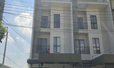 ขาย-ให้เช่าทาวน์เฮาส์ - ขายโฮมออฟฟิศ 3 ชั้น ห้องมุม 53.9 ตรว. โครงการ Villa Albero กรุงเทพกรีฑา 15/1 หลังใหญ่ ใกล้นานาชาติ Wellington