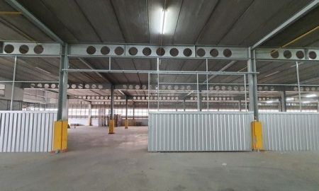 ให้เช่าโรงงาน / โกดัง - ให้เช่าโกดัง พร้อมออฟฟิศในตัว ใกล้นิคมอุตสาหกรรม 304 ต.คอกสมบูรณ์ อ.ศรีมหาโพธิ คลองรั้ง ปราจีนบุรี พื้นที่ใช้สอย 6,300 ตร.ม.