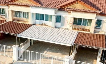 ให้เช่าทาวน์เฮาส์ - ตลาดไท 2.5 กม. ตลาดไอยรา 2.8 กม. ม.กรุงเทพ 2 กม.บ้านรีโนเวทให้เช่า 2 นอน 2 น้ำ รังสิต 18 ตร.วา. 144 ตร.ม.