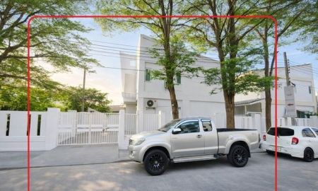 ให้เช่าทาวน์เฮาส์ - ถนนเทิดราชัน 500ม. 30 ตร.ว. 152 ตร.ม. แจ้งวัฒนะ ศรีสมาน ใกล้สนามบินดอนเมือง 1.3 กม. บ้าน 2 นอน 2น้ำ ดอนเมือง ใกล้ 7-11