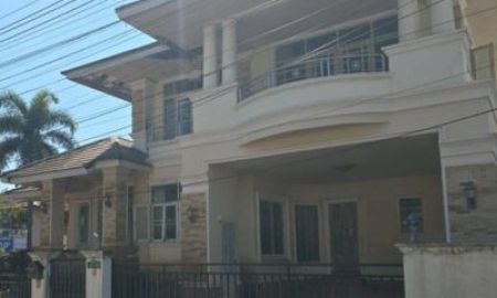 ขายบ้าน - ดิเอ็มเพอร์เรอร์ 2 บ้านในโครงการ หลังมุม พร้อมสวน ติดโลตัสรวมโชค บ้านสภาพเดิมๆ ถนนหน้าบ้านกว้าง