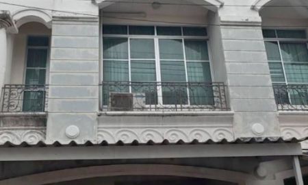 ขายทาวน์เฮาส์ - ขาย 6.3 ล้าน ทาวน์โฮม 3 ชั้น 31.3 ตร.ว ม.บ้านกลางเมือง ลาดพร้าว-โยธินพัฒนา ในซอยประดิษฐ์มนูธรรม 19