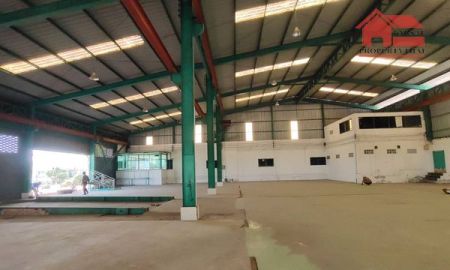 ให้เช่าโรงงาน / โกดัง - ให้เช่าอาคารโรงงาน/โกดังเนื้อที่ 7ไร่ พื้นที่ใช้สอย4200 ตร.ม ออฟฟิศ มีตาชั่งมีเครนไฟฟ้า 500 KVA ถนนพระราม 2 ก.ม 40 ราคาเช่า 500000 บ/ด