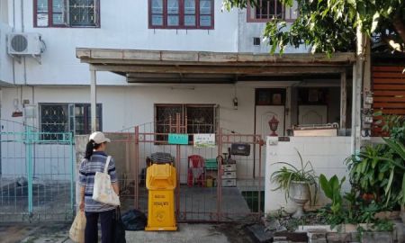 ขายบ้าน - ขายบ้านทาวน์เฮ้าส์ 2 ชั้น หมู่บ้าน นันทิชา 2 ไทรน้อย (ติดถนนไทรน้อย) 850,000 หน้าปากซอยมีเซเว่น