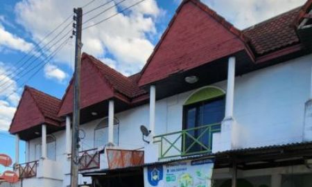 ขายทาวน์เฮาส์ - ทาวน์เฮ้าส์ 2 ชั้น แยกหลุยส์ ตรงข้ามร้านนพดลพาณิชย์ ใกล้โครงการบ้านจัดสรรหลายโครงการ