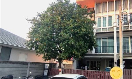 ขายทาวน์เฮาส์ - ทาวน์โฮม 3 ชั้น Golden City ปิ่นเกล้า-จรัญสนิทวงศ์ หลังมุม ขนาด 31.7 ตารางวา 5 ห้องนอน อำเภบางกรวย จังหวัดนนทบุรี