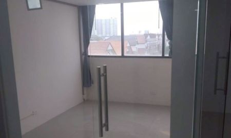 ให้เช่าอาคารพาณิชย์ / สำนักงาน - Office for Rent มีหลายแบบหลายขนาด 100-300 ตร.ม. เริ่มต้น 250 บาท/ตร.ม. จดทะเบียนบริษัทได้ ย่านพระราม 3 เดินทางสะดวก