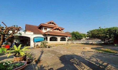 ขายคอนโด - บ้านเดี่ยวนนทบุรี เนื้อที่ 240 ตรว. หน้ากว้าง 50 เมตร 6 ห้องนอน 4 ห้องน้ำ 3ห้องรับแขก 5 จอดรถ