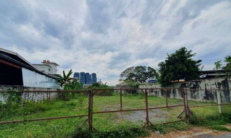 ขายที่ดิน - ขายที่ดิน..ถมดินเรียบร้อยแล้ว ในซอยรามอินทรา 77 เดินทางสะดวก ใกล้สถานีรถไฟฟ้าและห้างสรรพสินค้า