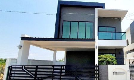 ให้เช่าทาวน์เฮาส์ - ให้เช่าโฮมออฟฟิศย่านบางนาใกล้ห้างเมกกา บางนา พื้นที่ 42ตรว 4 ห้องนอน3 ห้องน้ำ3 แอร์ จดทะเบียนบริษัทได้