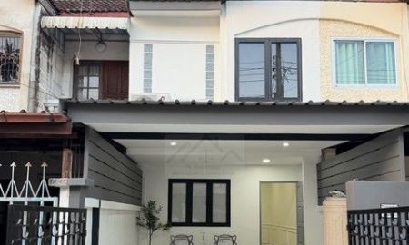 ขายทาวน์เฮาส์ - ขายทาวน์โฮม 2 ชั้น 120 ตรม. หมู่บ้านเลิศอุบล โชคชัย 4 ซอย 22 รีโนเวทใหม่พร้อมเข้าอยู่ ใกล้เซ็นทรัลอีสวิลล์ 10 นาที