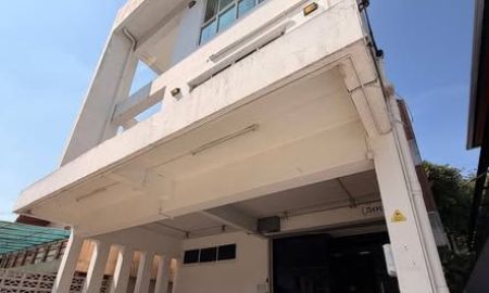 ให้เช่าอาคารพาณิชย์ / สำนักงาน - ให้เช่าโฮมออฟฟิศ 3ชั้นมีดาดฟ้าเนื้อที่750ตรม.5ห้องนอน 4 ห้องน้ำถนนเพชรบุรี พระราม9