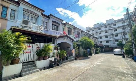 ขายทาวน์เฮาส์ - หมู่บ้านบุศรินทร์ สาย 4 ซอยกระทุ่มล้ม 6 ถนนสามพราน สามพราน นครปฐม