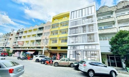 ให้เช่าอาคารพาณิชย์ / สำนักงาน - 2คูหา อาคารโชว์รูม ให้เช่า 5.5ชั้น พร้อมทำธุรกิจ MRTไทรม้า 250ม. 2นอน 2น้ำ ใกล้รพ.พระนั่งเกล้า 1.4 กม.ขนาดใหญ่ 44 ตร.วา. 884 ตร.ม.