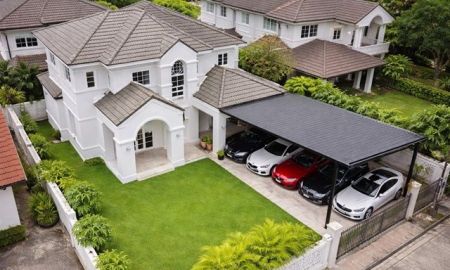 ให้เช่าบ้าน - ตลาดมีนบุรี 1.6 กม. คฤหาสน์ เช่าบ้านเดี่ยว 2ชั้น 5นอน นิมิตรใหม่1-10 โลตัส บิ๊กซี สุวินทวงศ์ 2.4 กม. 3 น้ำ 100 ตร.ว. 300 ตร.ม.