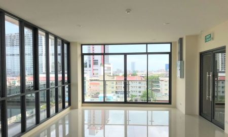 ให้เช่าอาคารพาณิชย์ / สำนักงาน - สำนักงานให้เช่า ย่านสาทร แอร์ 3 เครื่อง ห้องน้ำในตัว แยก ชาย หญิง