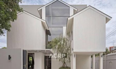 ขาย-ให้เช่าบ้าน - ขาย/เช่า บ้านเดี่ยว ปรีดีพนมยงค์ 14 ซอย มีสุวรรณ 3 แยก 3 ใกล้ทองหล่อ เอกมัย ตกแต่งสวย