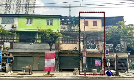 ขายอาคารพาณิชย์ / สำนักงาน - ขายตึกแถว ติดถนนเพชรเกษม27/1 พื้นที่11ตรว. ทำเลทอง ราคาไม่แรงเพียง4.5ล้าน ค้าขายดี หาตึกย่านนี้ไม่มีแล้ว ใกล้ MRTบางหว้า,BTS บางหว้า