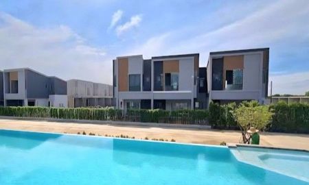 ให้เช่าทาวน์เฮาส์ - บ้านทาวน์โฮม พลีโน่ใหม่2ชั้น แปลงมุมหน้าสวน คู่ขนาน บางนาตราด