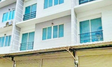 ให้เช่าอาคารพาณิชย์ / สำนักงาน - ถ.บางกรวย-ไทรน้อย 600 ม. หลังกฟผ.สำนักงานใหญ่ MRT บางพลู 3 กม.อาคารพาณิชย์ 4 ชั้น ให้เช่า หลังมุม 3 นอน 4 น้ำ 24 ตร.ว. 340 ตร.ม.