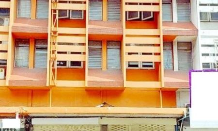 ให้เช่าอาคารพาณิชย์ / สำนักงาน - ทำเลดี ติดถนนใหญ่ คลีนิค ร้านมือถือ แฮปปี้แลนด์ MRTบางกะปิ 1.5กม. 6นอน ให้เช่าอาคารพาณิชย์ 3ชั้น 2คูหา 38ตร.วา. 450ตร.ม. 6น้ำ เดอะมอลล์