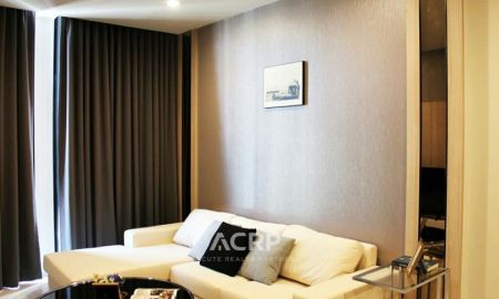 ให้เช่าคอนโด - Noble Ploenchit ให้เช่า 1 ห้องนอน ชั้นสูง ตกแต่งครบ พร้อมเข้าอยู่ ทางเชื่อมตรงเข้าสู่ BTS เพลินจิต