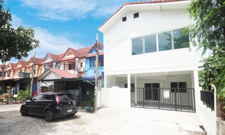ขายทาวน์เฮาส์ - ขายราคาพิเศษ ทาวน์เฮ้าส์หลังริม รีโนเวทใหม่ ม.สวีทโฮมปาร์ค บางบัวทอง ไทรน้อย