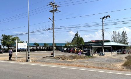 ขายที่ดิน - ขายที่ดินพร้อมบ้านพัก ทำเลศักยภาพสูง วิวนาเกลือสวย จ.เพชรบุรี