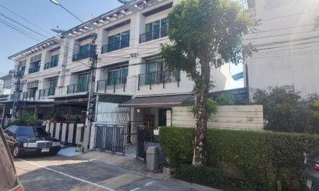 ขายทาวน์เฮาส์ - ทาวน์โฮม 3 ชั้น ใจกลางย่าน สาทร-ตากสิน ใกล้ bts วุฒากาศ