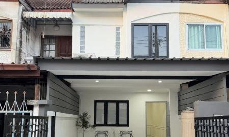 ขายทาวน์เฮาส์ - ขายถูกทาวน์เฮ้าส์ 2 ชั้น ม.เลิศอุบล โชคชัย4 ซ.22 ขนาด 18 ตรว. 2 นอน 2 น้ำ บ้านสวย บ้านเสวย พร้อมเฟอร์นิเจอร์ รีโนเวทใหม่ ใกล้ เซ็นทรัลอีสวิลล์