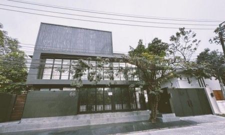 ให้เช่าบ้าน - ให้เช่าอาคารสำนักงาน 2 หลัง รัชดาภิเษก32 จตุจักร เนื้อที่ 231 ตร.ว ใกล้ MRTลาดพร้าว และภาวนา