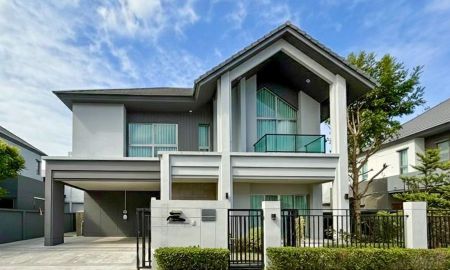 ให้เช่าบ้าน - บ้านเดี่ยวหรูให้เช่า บางกอก บูเลอวาร์ด ซิกเนเจอร์ ลาดพร้าว-เสรีไทย | 4 ห้องนอน พื้นที่ใช้สอย 315 ตร.ม.