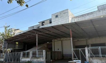 ขายโรงงาน / โกดัง - ขายที่ดินพร้อมโรงงาน บนพื้นที่ 500 ตรว. รวม 3 อาคาร พื้นที่สีม่วง ตั้งอยู่หลัง บิ๊กซี สาขา นวนคร ธัญบุรี ขายราคา 35 ล้านบาท